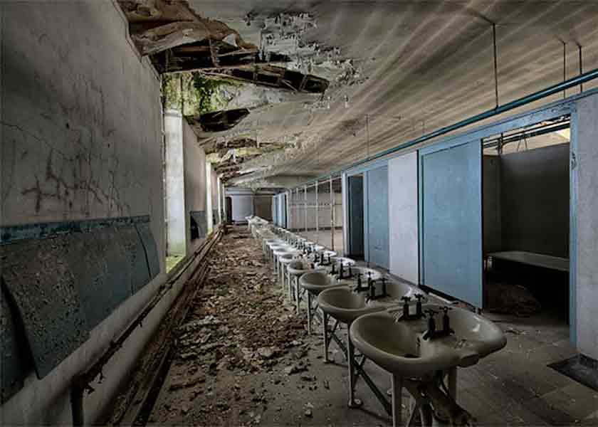 Abandoned Washroom