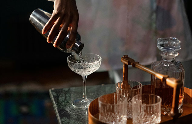 bartender pouring drinks